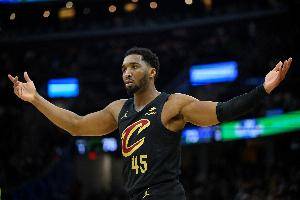 尽力了！米切尔18中9空砍全场最高30分加7板5助 罚球11中9